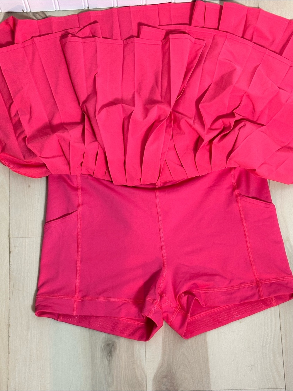 Lululemon High-Rise Pleated Tennis Skirt
Cherry Mist 8 W8ALRS - Picture 11 of 13